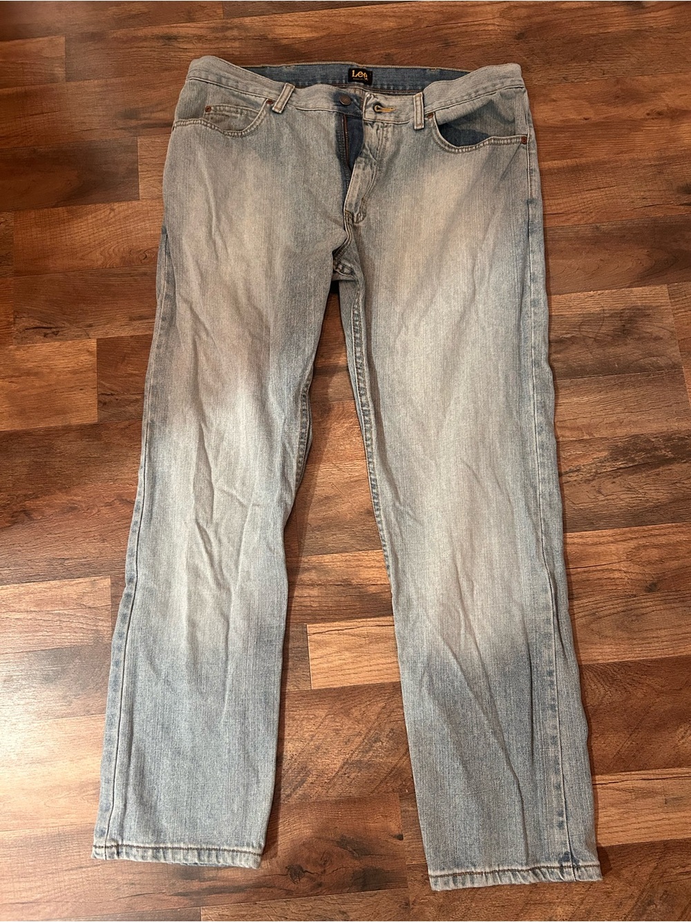 Lee Men's Light Wash Relaxed Straight Jeans